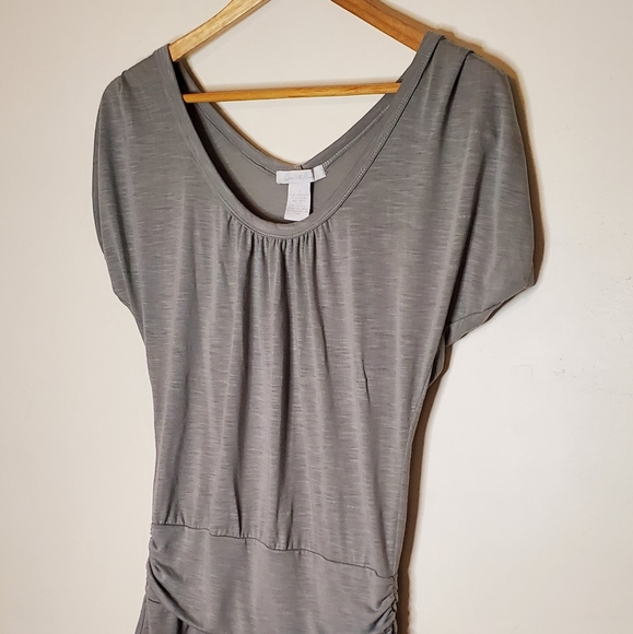 Light Gray Short Sleeve Tunic with Gathered Details - Picture 2 of 10